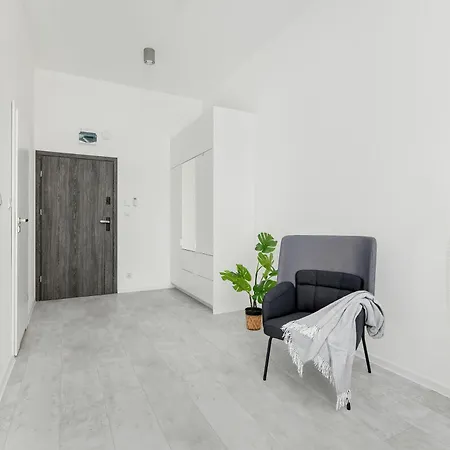 Nowoczesne Typu Z Parkingiem By Renters *